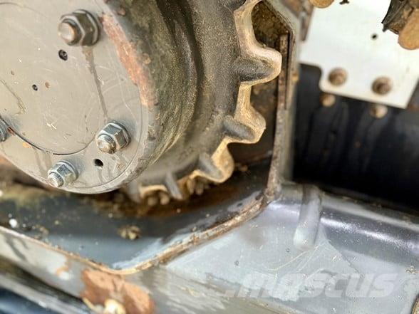 Bobcat T740 スキッドステアローダー