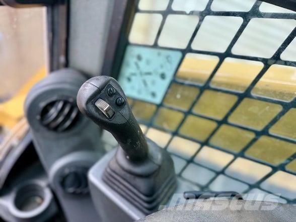 CAT 299D3 XE スキッドステアローダー