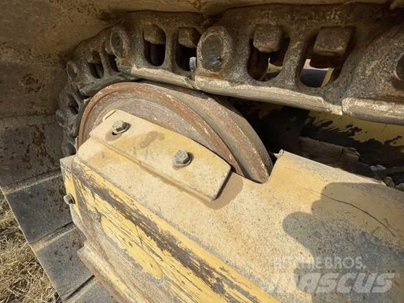 CAT D3K2 XL ブルドーザー