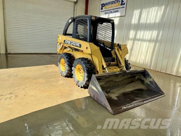 John Deere 250 スキッドステアローダー