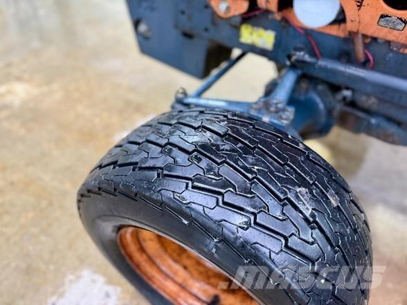 Kubota B7100 トラクター