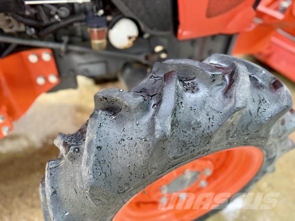 Kubota L2501 トラクター