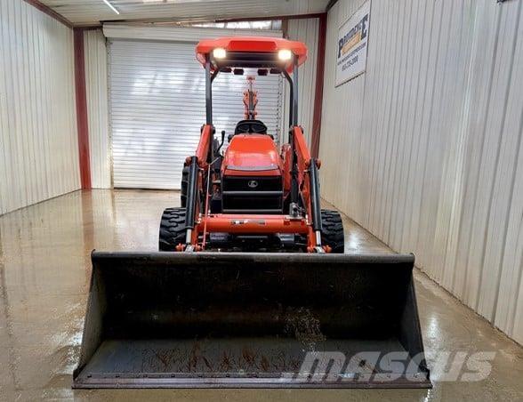 Kubota M62 バックホーローダー