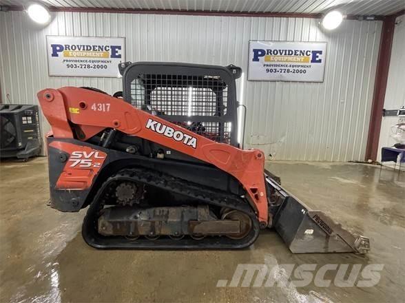 Kubota SVL75-2 スキッドステアローダー