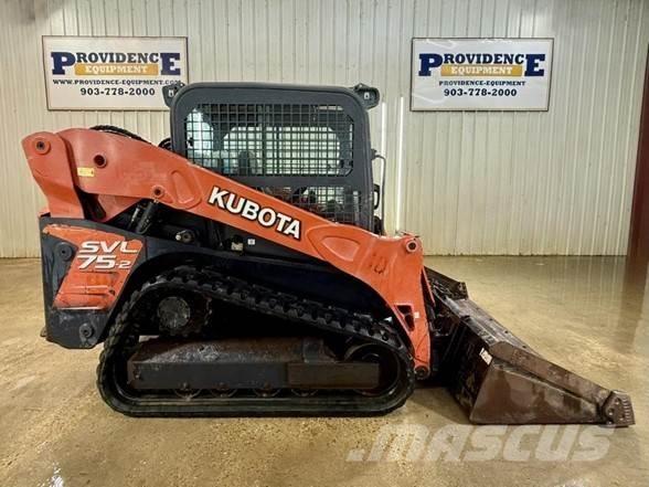 Kubota SVL75-2 スキッドステアローダー