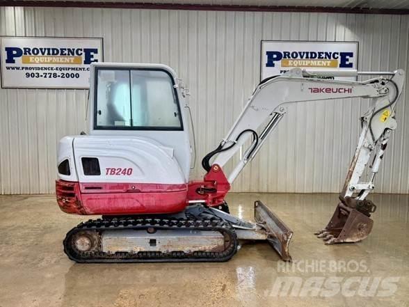 Takeuchi TB240 ミニ油圧ショベル 7t以下（ミニユンボ・ミニディガー）