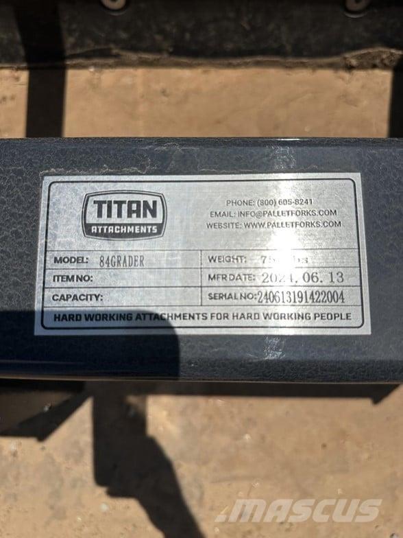 Titan  建設機械 -　その他