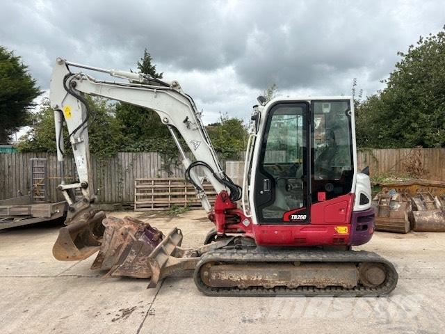 Takeuchi TB 260 ミニ油圧ショベル 7t以下（ミニユンボ・ミニディガー）