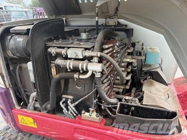Takeuchi TB 260 ミニ油圧ショベル 7t以下（ミニユンボ・ミニディガー）
