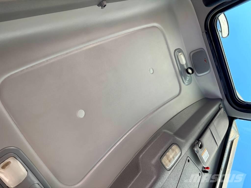 Peterbilt 389 中古トラクターヘッド | トレーラーヘッド