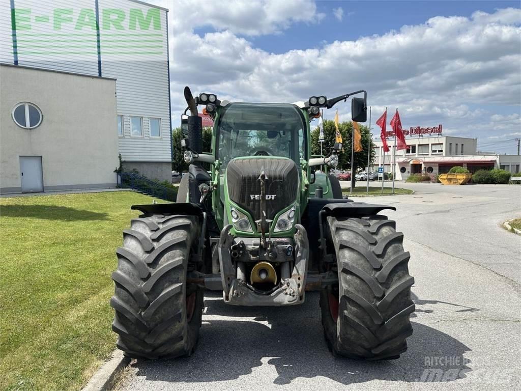 Fendt 718 vario トラクター