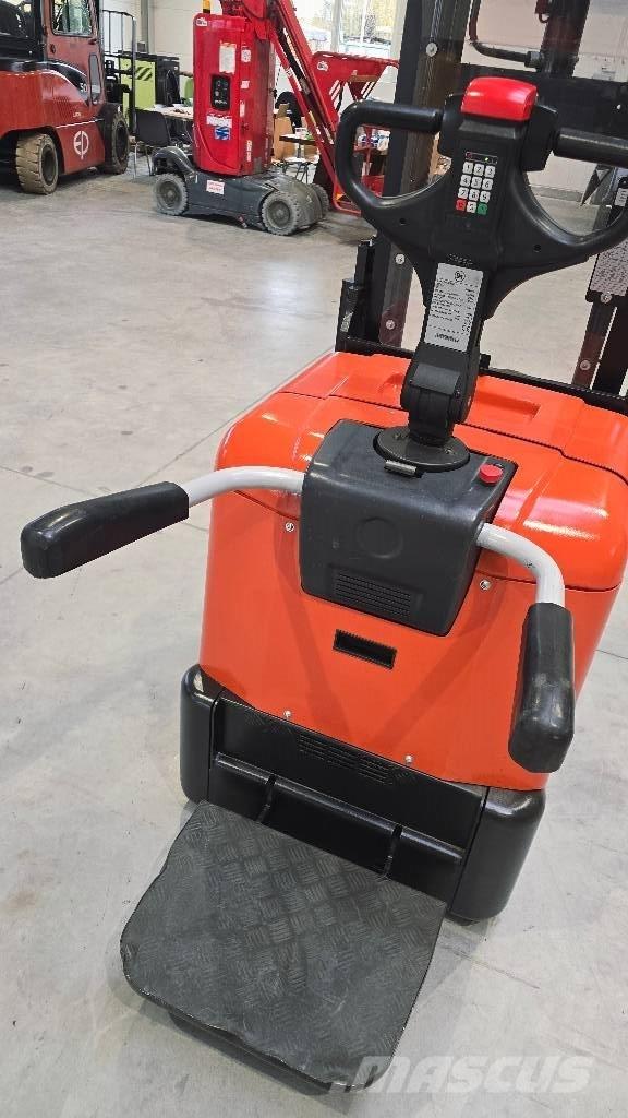 BT SPE 200 D ウォーキンフォークリフト