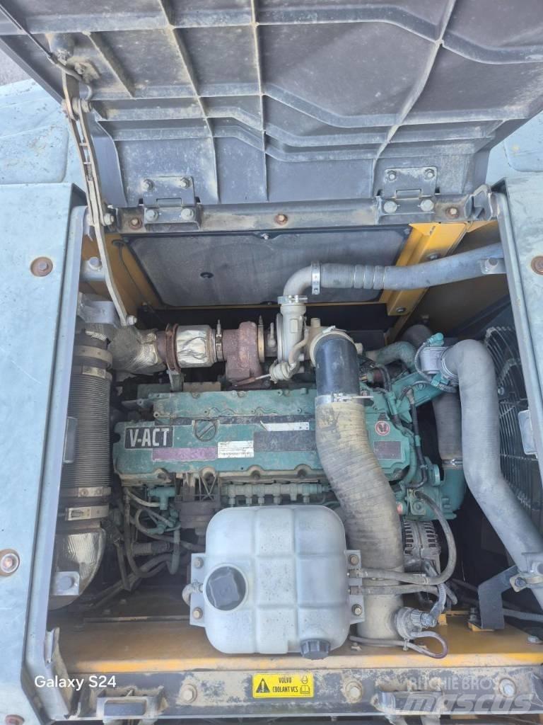 Volvo EC 300 EL 大型油圧ショベル12t以上（パワーショベル・ユンボ）