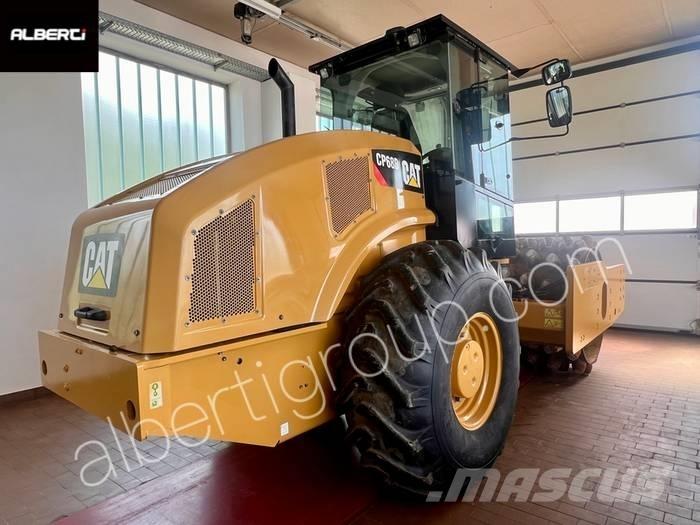 CAT CP 68 B ソイルコンパクター