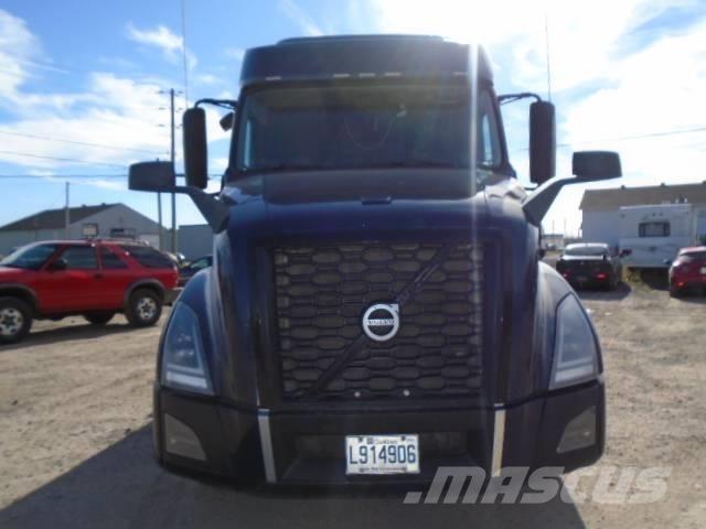 Volvo VNL740 中古トラクターヘッド | トレーラーヘッド