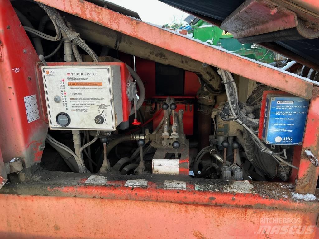 Terex Finlay 694 自走式スクリーン