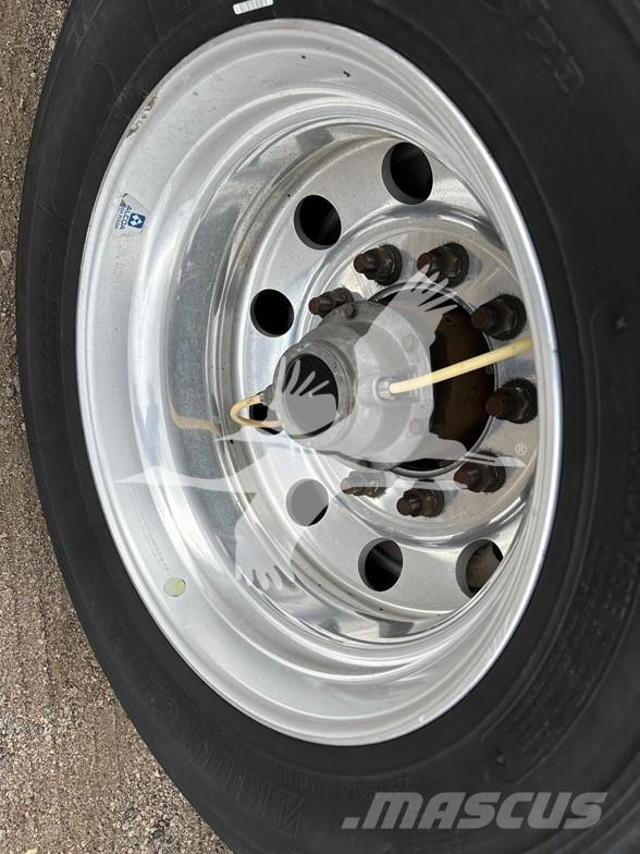 Utility 3000R 冷凍冷蔵トレーラー