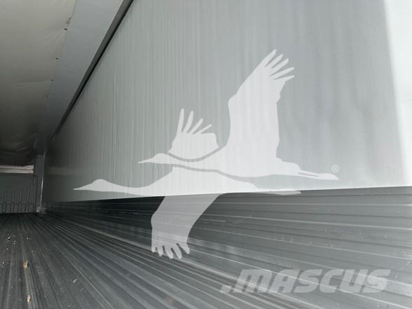 Utility 3000R 冷凍冷蔵トレーラー