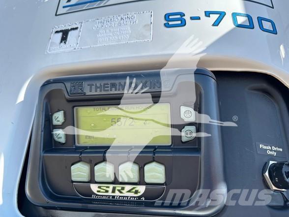 Utility 3000R 冷凍冷蔵トレーラー