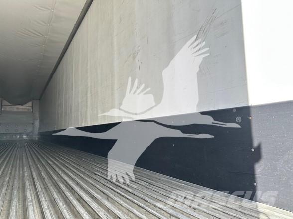 Utility 3000R 冷凍冷蔵トレーラー