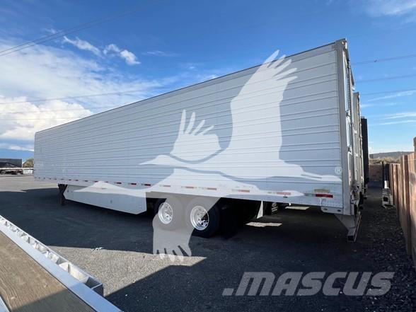 Utility 3000R 冷凍冷蔵トレーラー