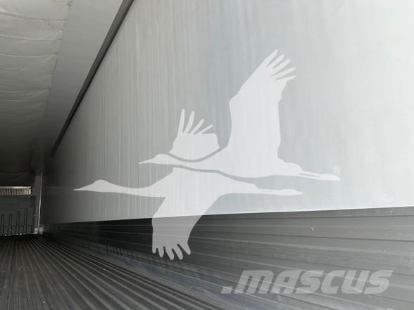 Utility 3000R 冷凍冷蔵トレーラー