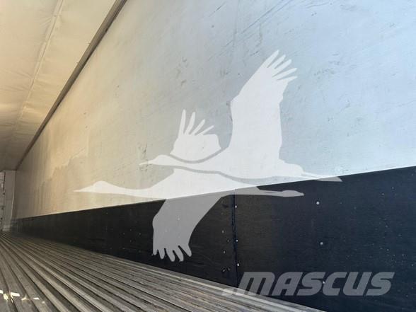 Utility 3000R 冷凍冷蔵トレーラー