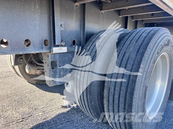 Utility 4000AE フラットベッドセミトレーラー／ドロップサイドセミトレーラー