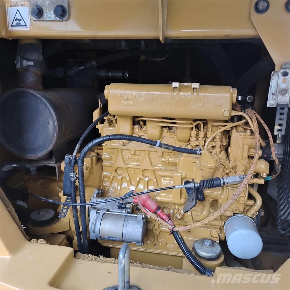CAT 306 E ミニ油圧ショベル 7t以下（ミニユンボ・ミニディガー）