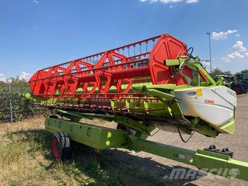 CLAAS TUCANO 570 コンバイン