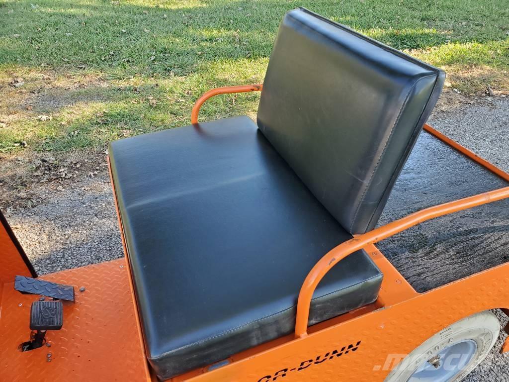 Taylor-Dunn SS536 トーイングトラック