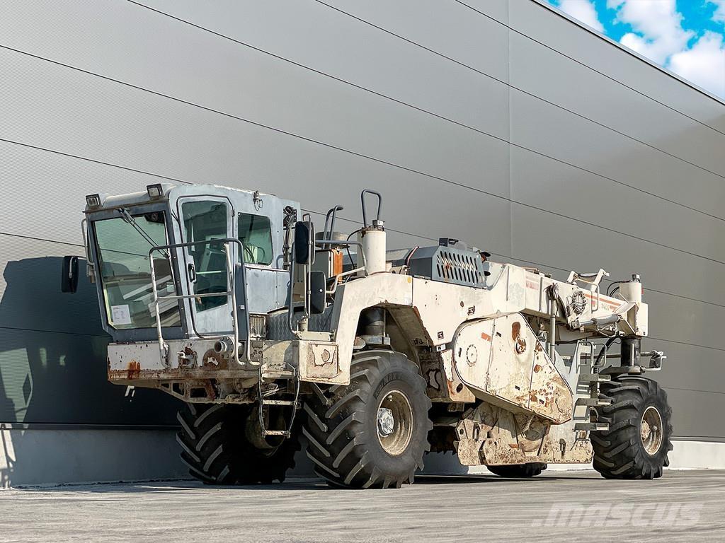 Wirtgen WR 2400 アスファルトリサイクルマシン