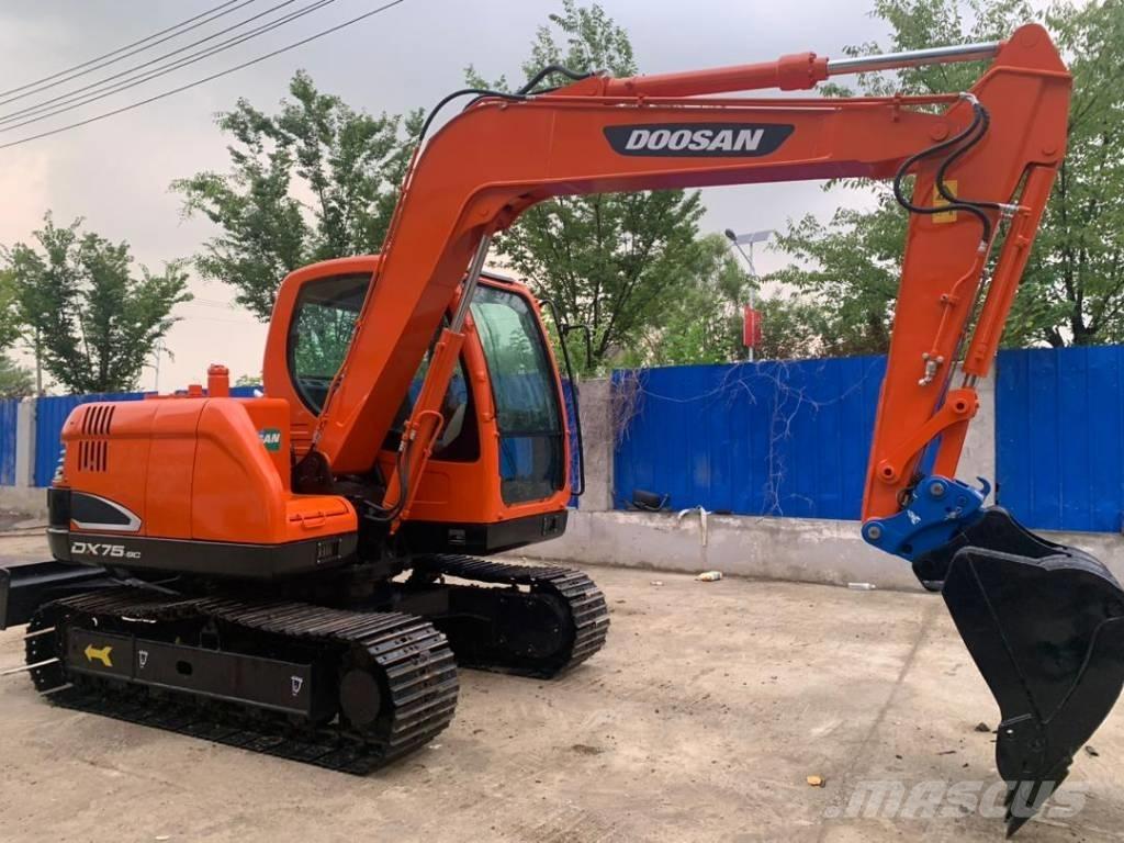 Doosan DX 75-9 C 中型油圧ショベル 7ｔ-12ｔ（ユンボ・パワーショベル・バックホー）