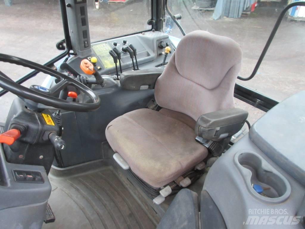 New Holland TM 120 トラクター
