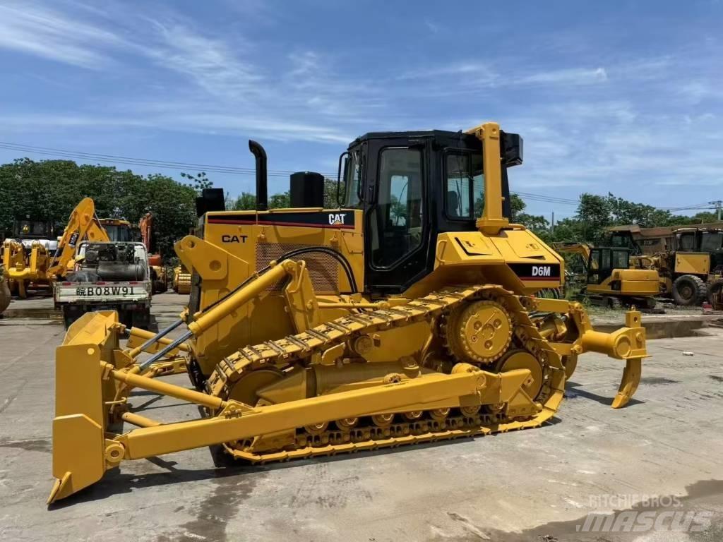 CAT D 6 M ブルドーザー