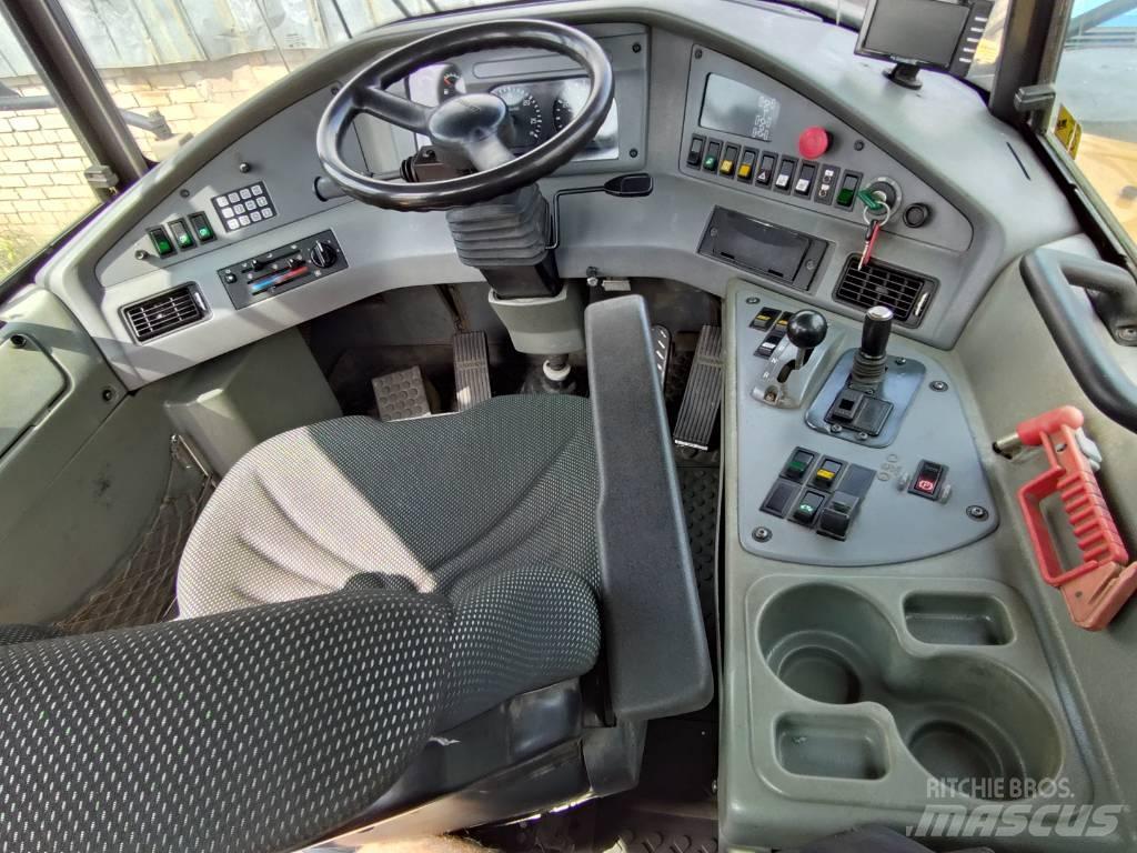Volvo A25D アーティキュレート式ダンプトラック