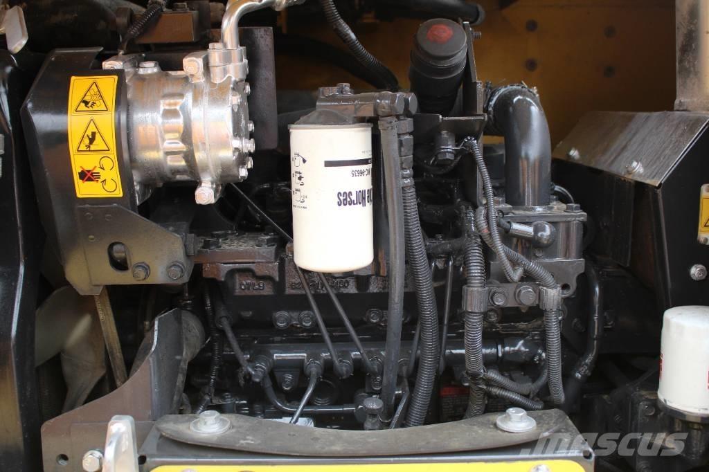 Komatsu PC 70-8 ミニ油圧ショベル 7t以下（ミニユンボ・ミニディガー）