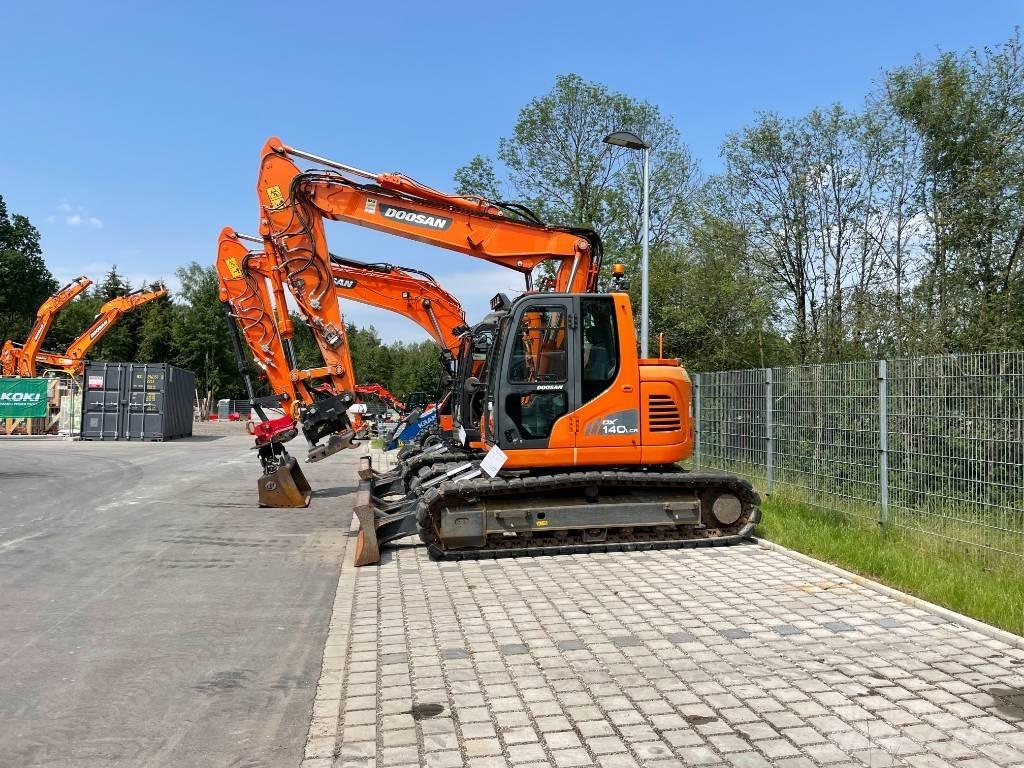 Doosan DX 140 LCR-3 大型油圧ショベル12t以上（パワーショベル・ユンボ）