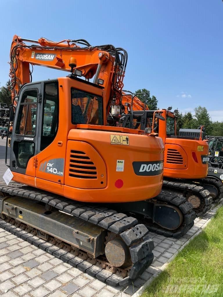 Doosan DX 140 LCR-3 大型油圧ショベル12t以上（パワーショベル・ユンボ）