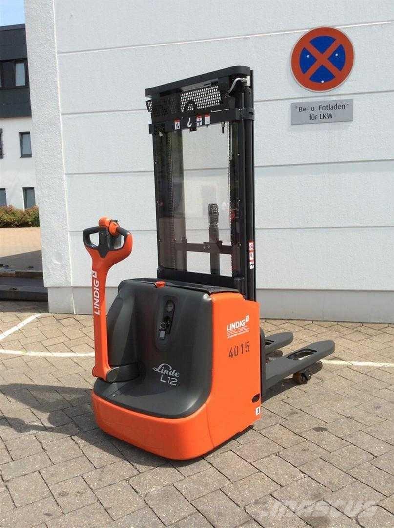 Linde L12I 自走式スタッカー