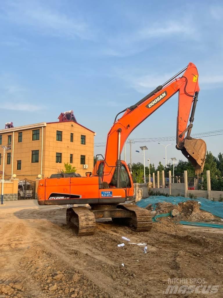 Doosan DX225LC-9C 大型油圧ショベル12t以上（パワーショベル・ユンボ）