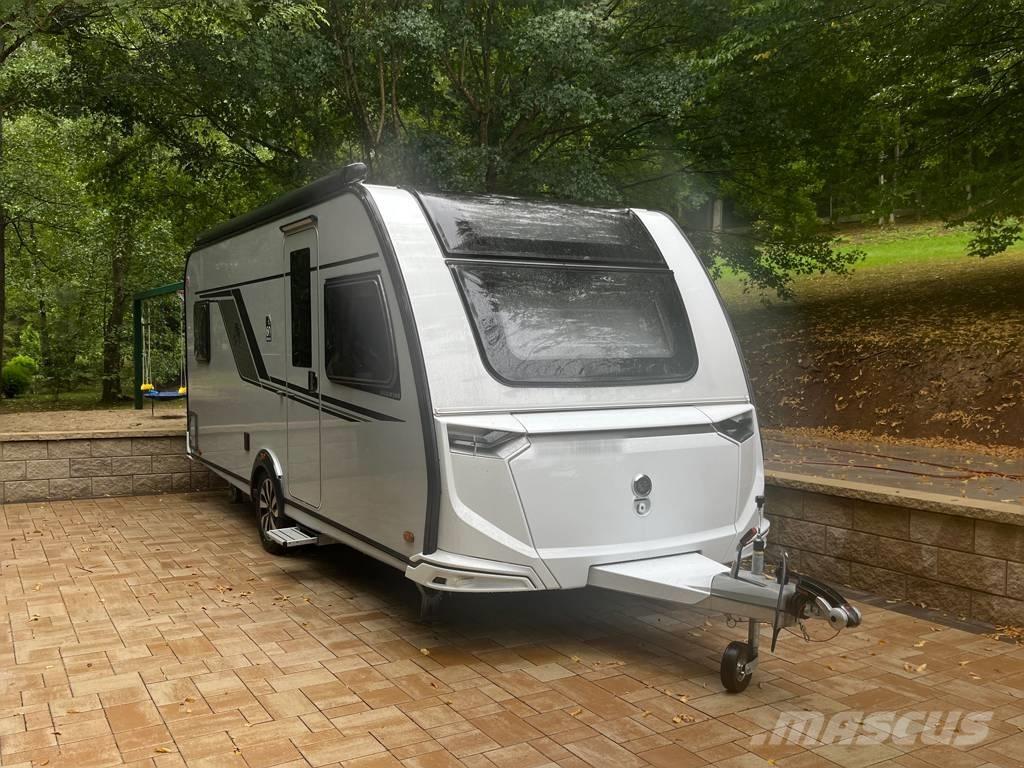 Knaus Südwind キャンピングカーとキャラバン