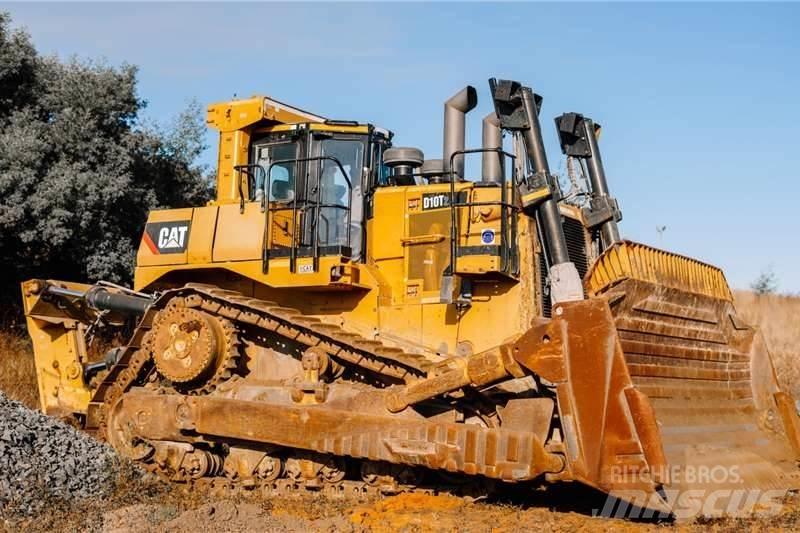 CAT D10T ブルドーザー