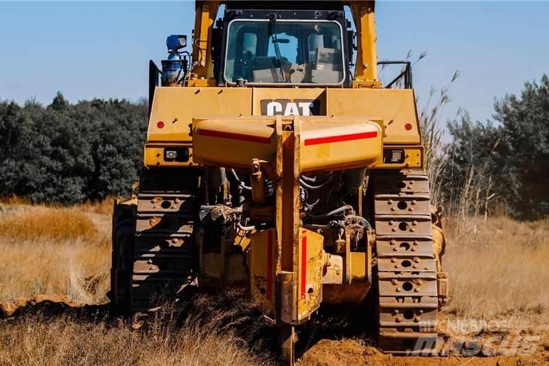 CAT D10T ブルドーザー
