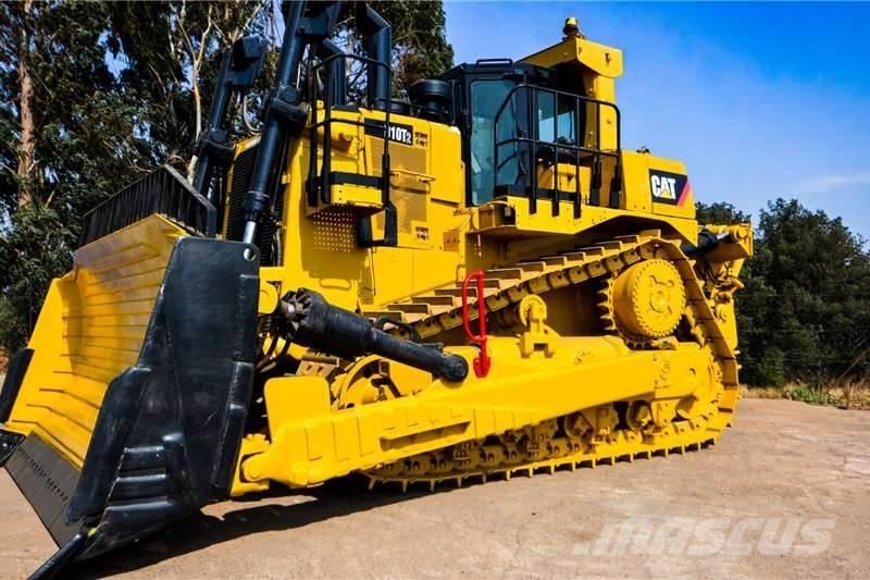 CAT D10T ブルドーザー