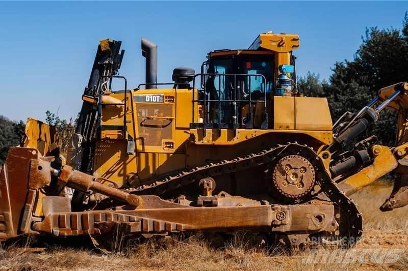 CAT D10T ブルドーザー
