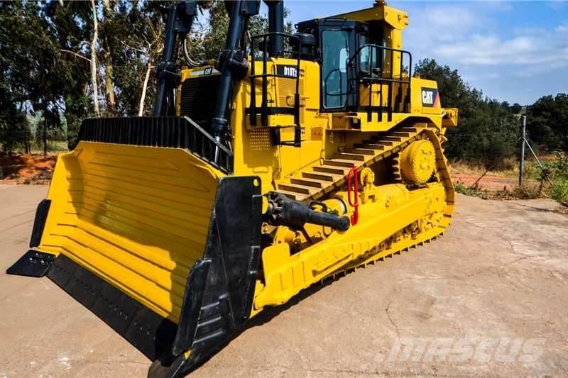 CAT D10T ブルドーザー
