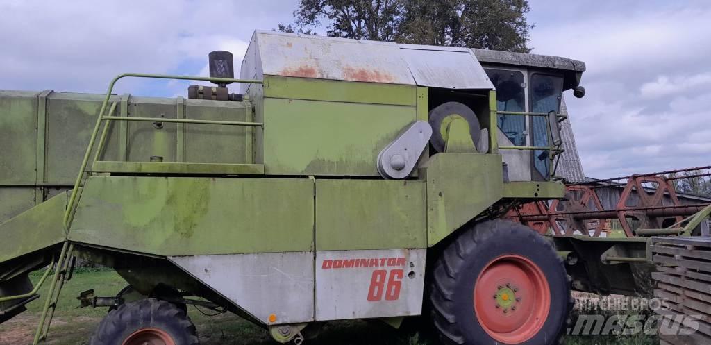 CLAAS Dominator 86 コンバイン