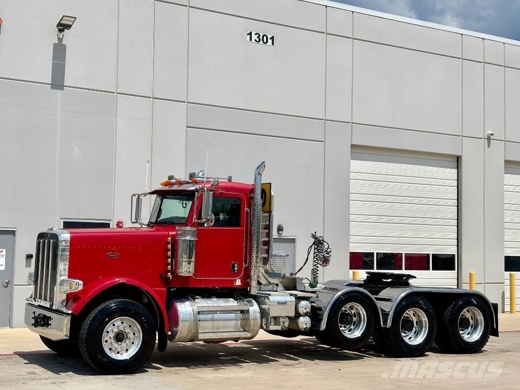 Peterbilt 388 中古トラクターヘッド | トレーラーヘッド