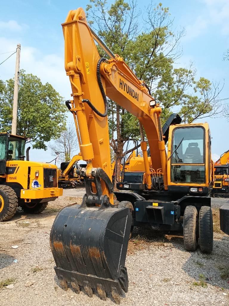 Hyundai R150W ホイール式油圧ショベル（パワーショベル・ユンボ・バックホー）